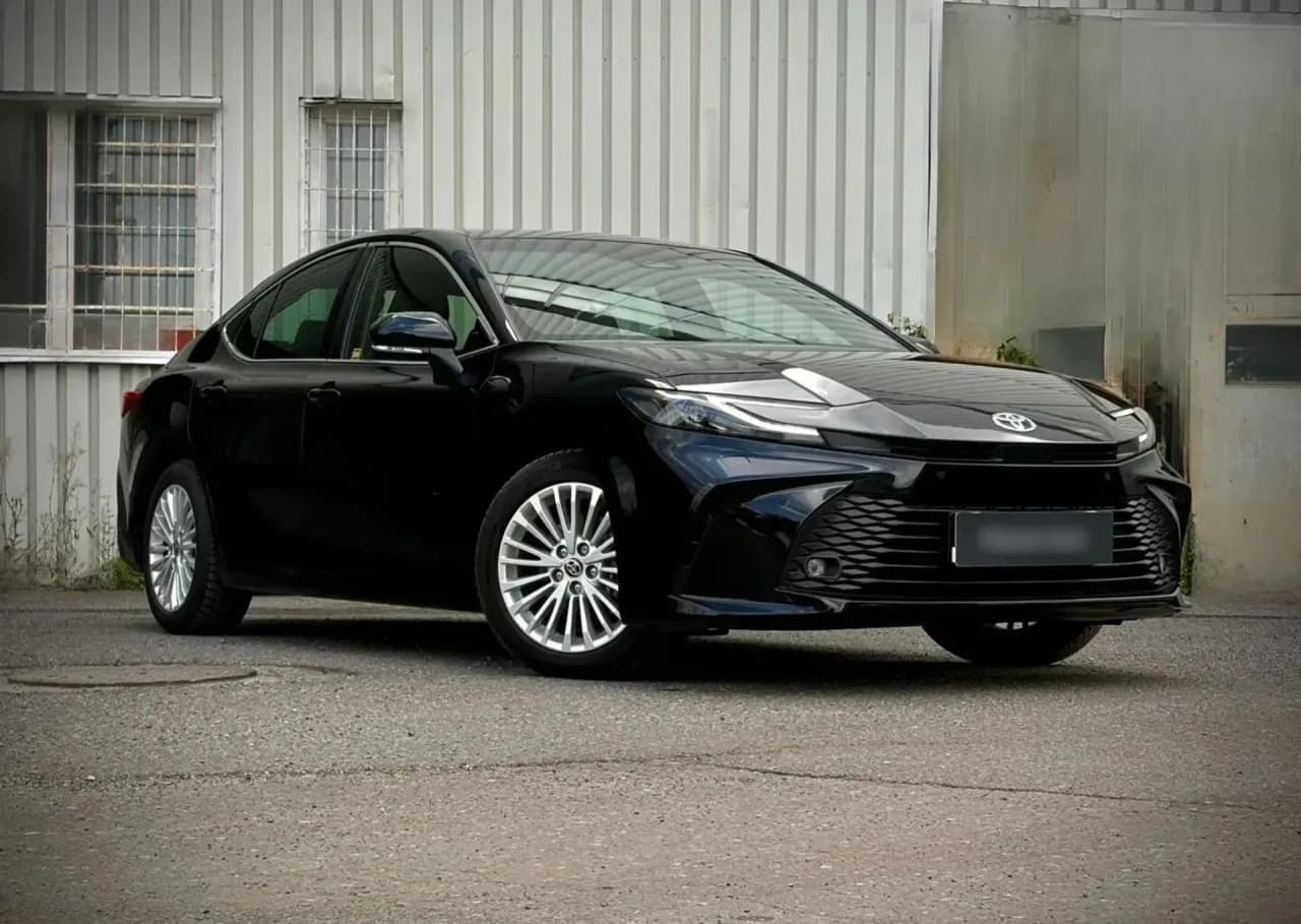 Toyota Camry 2.5 Hybrid Dynamic Force Comfort e-CVT 2025 - gebrauchtes Leasingfahrzeug