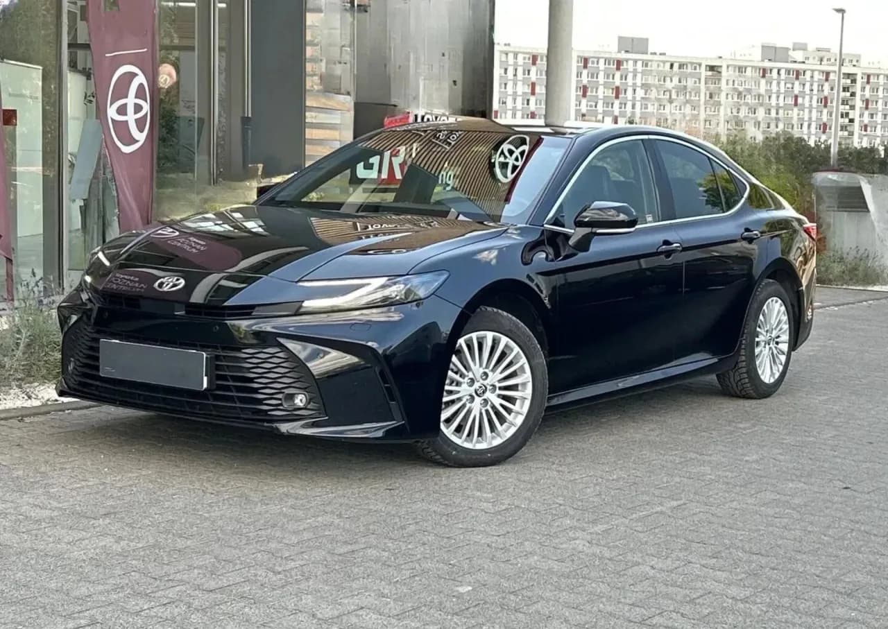 Toyota Camry 2.5 Hybrid Dynamic Force Comfort e-CVT 2025 - gebrauchtes Leasingfahrzeug