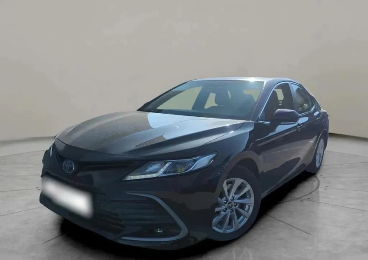 Toyota Camry 2.5 Hybrid Comfort CVT 2023 - używany samochód w leasingu