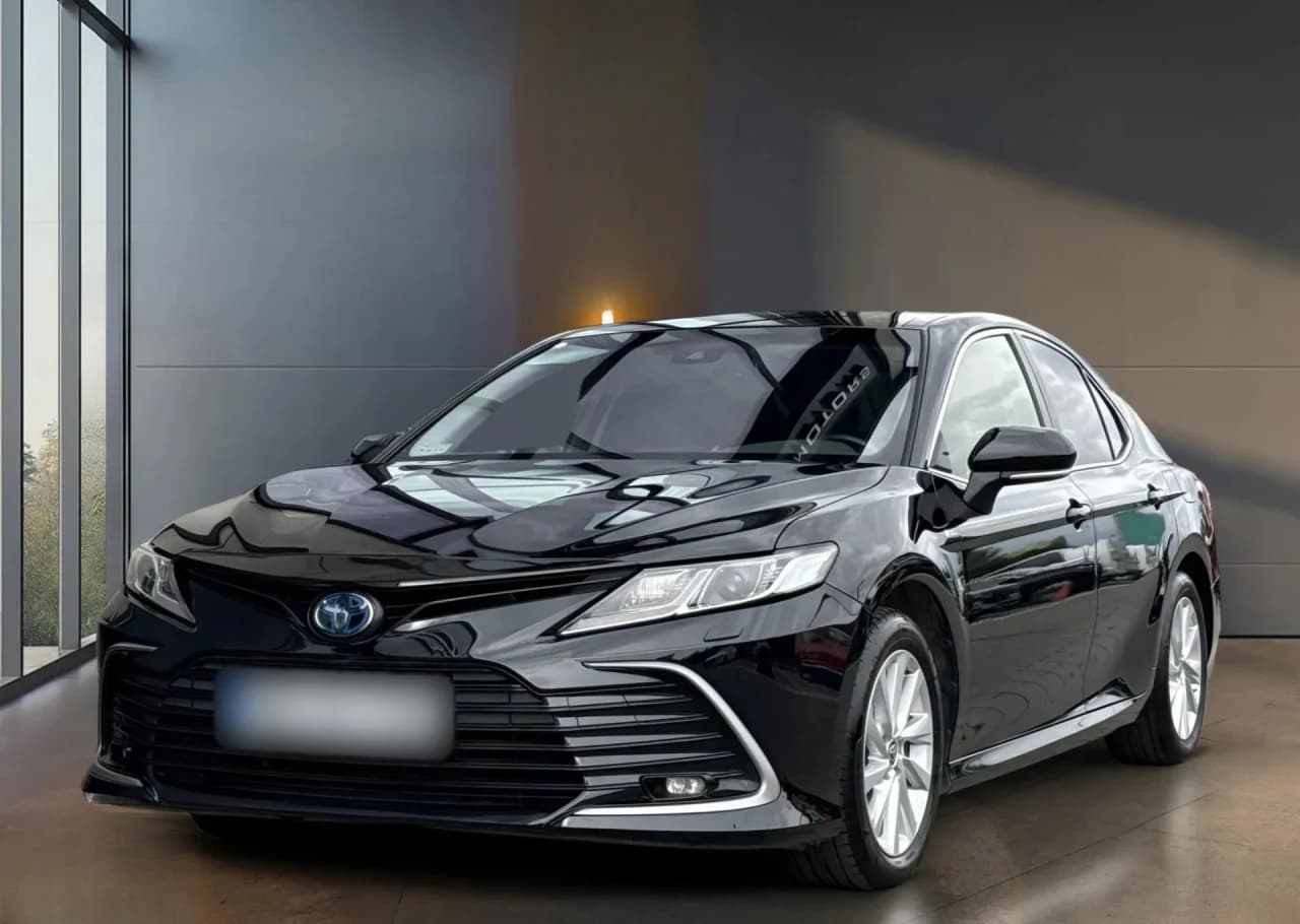 Toyota Camry 2.5 Hybrid Comfort CVT 2022 - używany samochód w leasingu