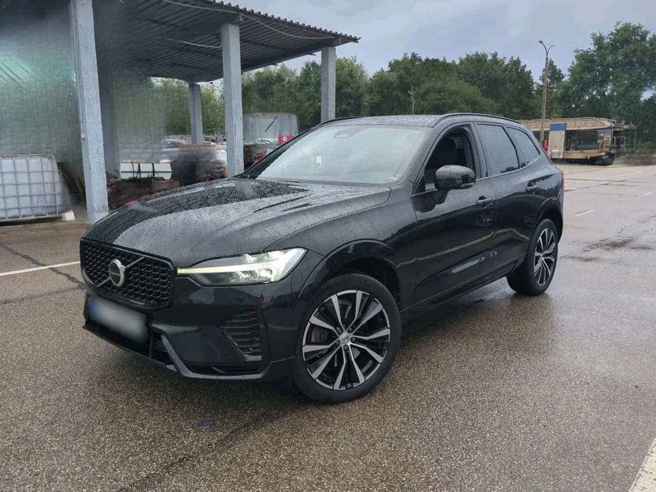 Volvo XC 60 B5 B AWD Plus Dark aut 2023 - używany samochód w leasingu