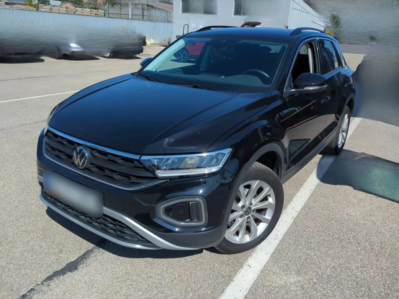 Volkswagen T-Roc 1.5 TSI Life DSG 2023 - used car for lease