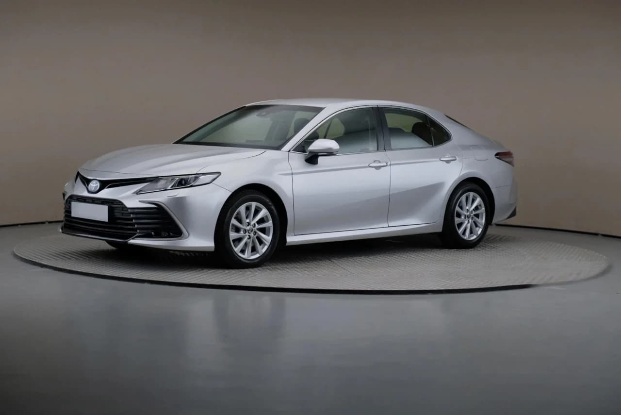 Toyota Camry 2.5 Hybrid Comfort CVT 2023 - gebrauchtes Leasingfahrzeug
