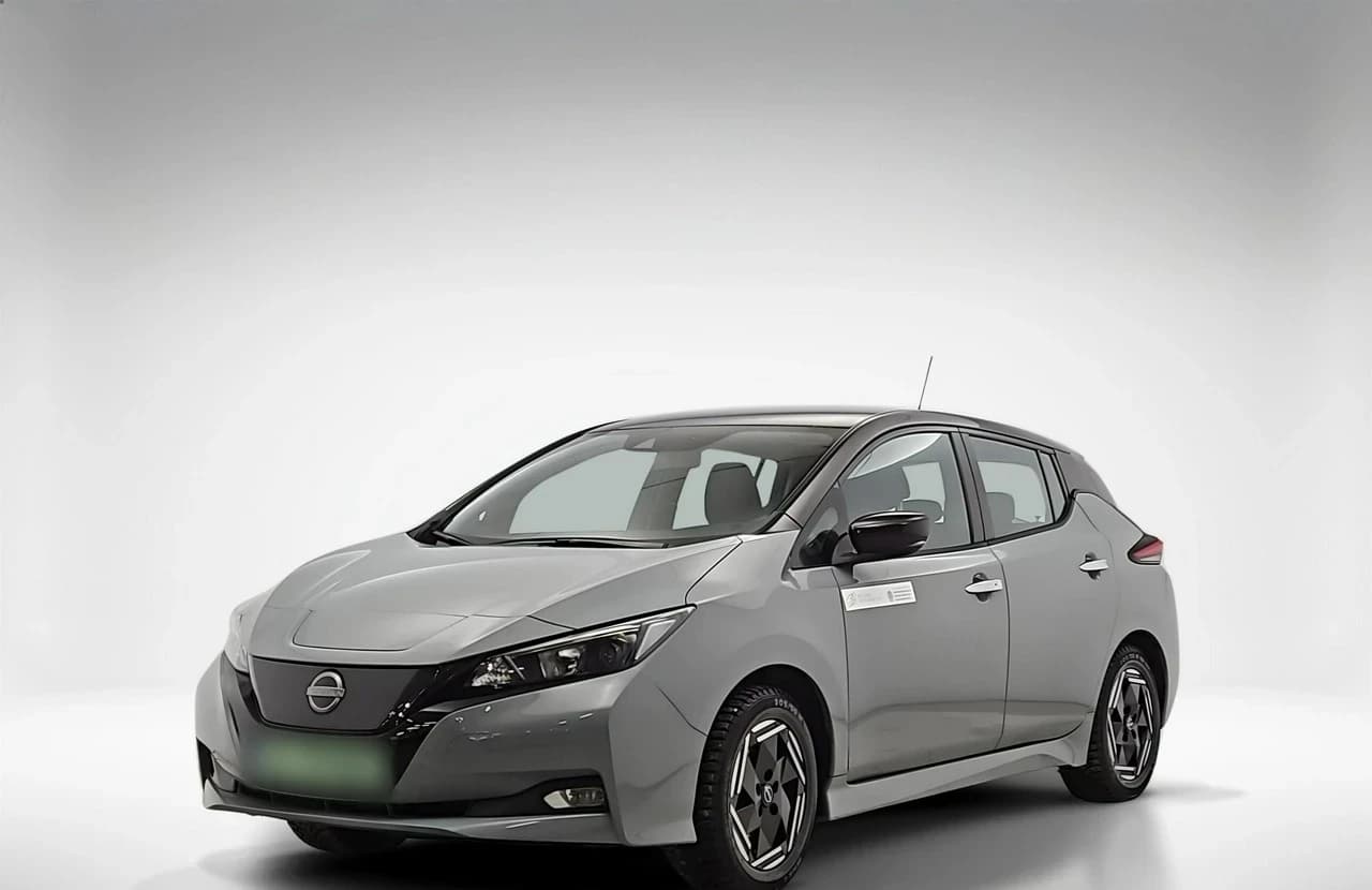 Nissan Leaf 40kWh Acenta 2023 - używany samochód w leasingu