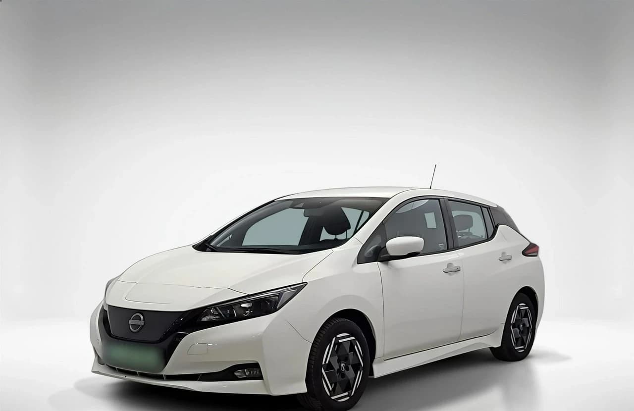 Nissan Leaf 40kWh Acenta 2023 - używany samochód w leasingu
