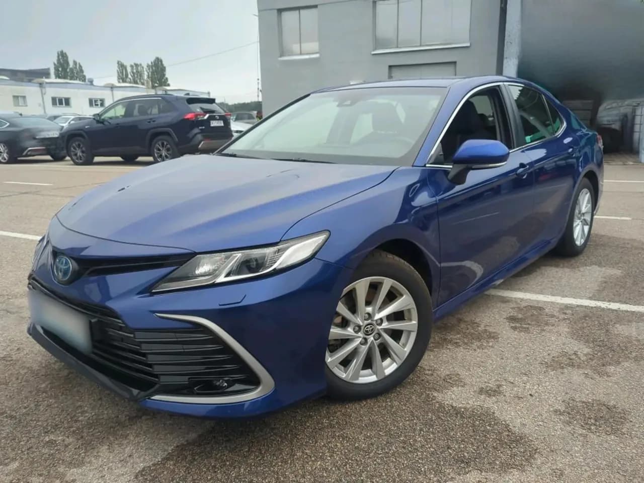 Toyota Camry 2.5 Hybrid Comfort CVT 2023 - używany samochód w leasingu