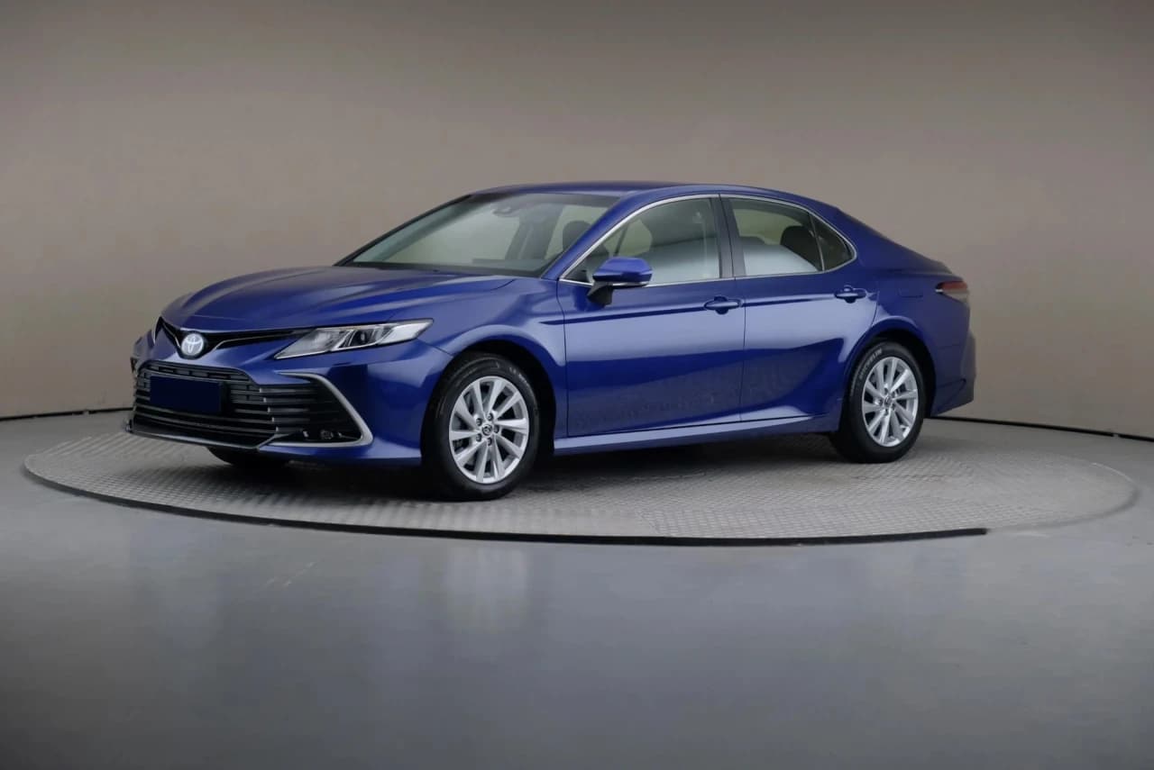 Toyota Camry 2.5 Hybrid Comfort CVT 2024 - używany samochód w leasingu