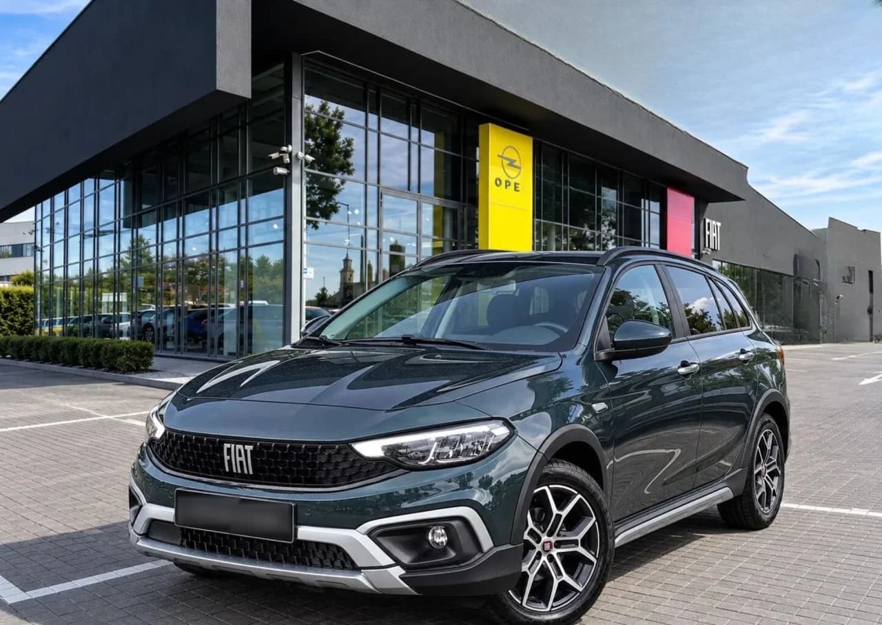 Fiat Tipo 1.5 Hybrid Cross DCT 2023 - używany samochód w leasingu