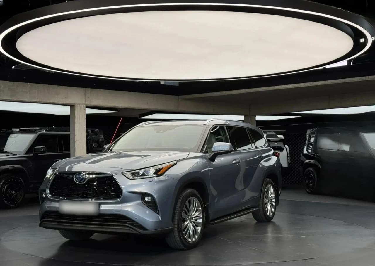 Toyota Highlander 2.5 Hybrid Prestige 2023 - gebrauchtes Leasingfahrzeug