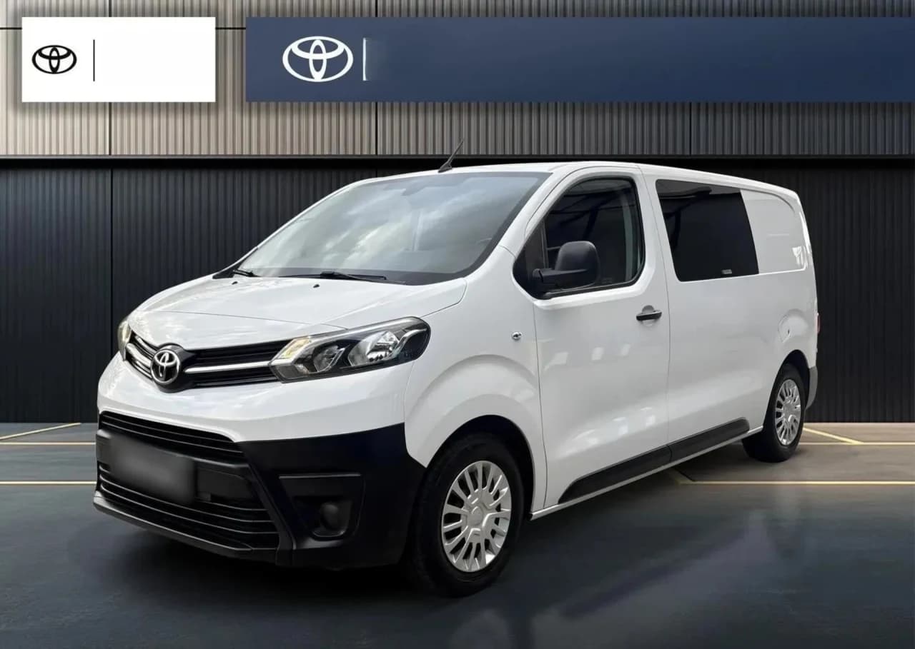Toyota ProAce 2.0 D-4D Medium 2,7t Active (bryg.) 2023 - вживаний автомобіль в лізингу