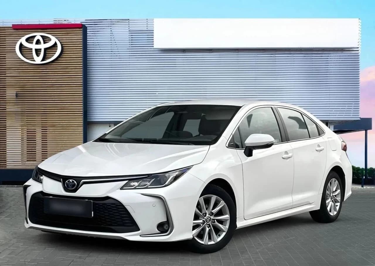 Toyota Corolla 1.8 Hybrid Comfort 2023 - używany samochód w leasingu