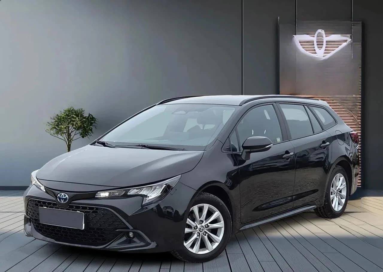 Toyota Corolla 1.8 Hybrid Comfort 2023 - używany samochód w leasingu