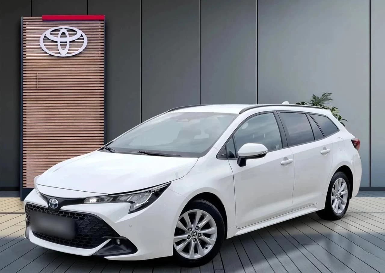 Toyota Corolla 1.8 Hybrid Comfort 2023 - używany samochód w leasingu