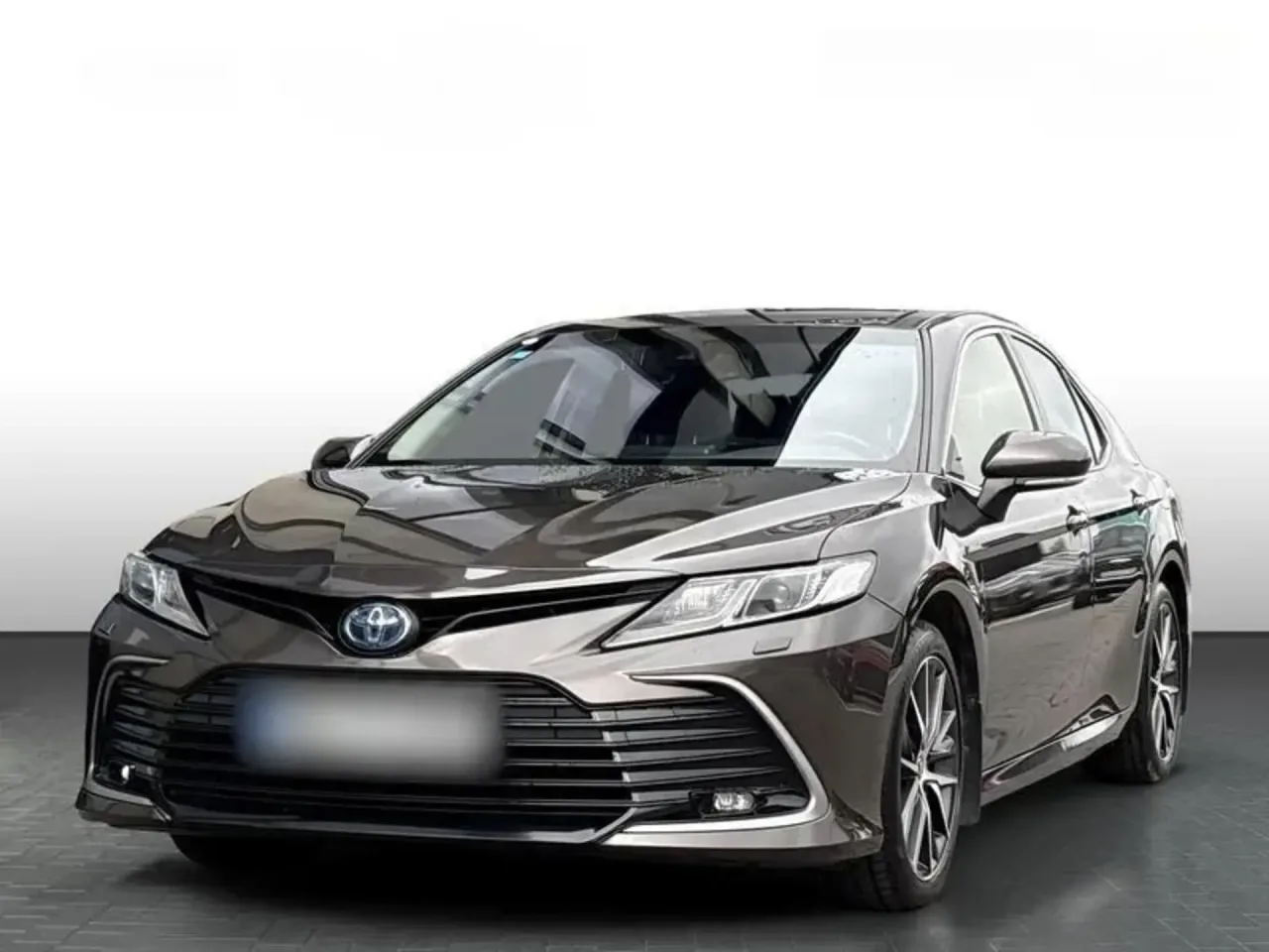 Toyota Camry 2.5 Hybrid Prestige CVT 2022 - used car for lease