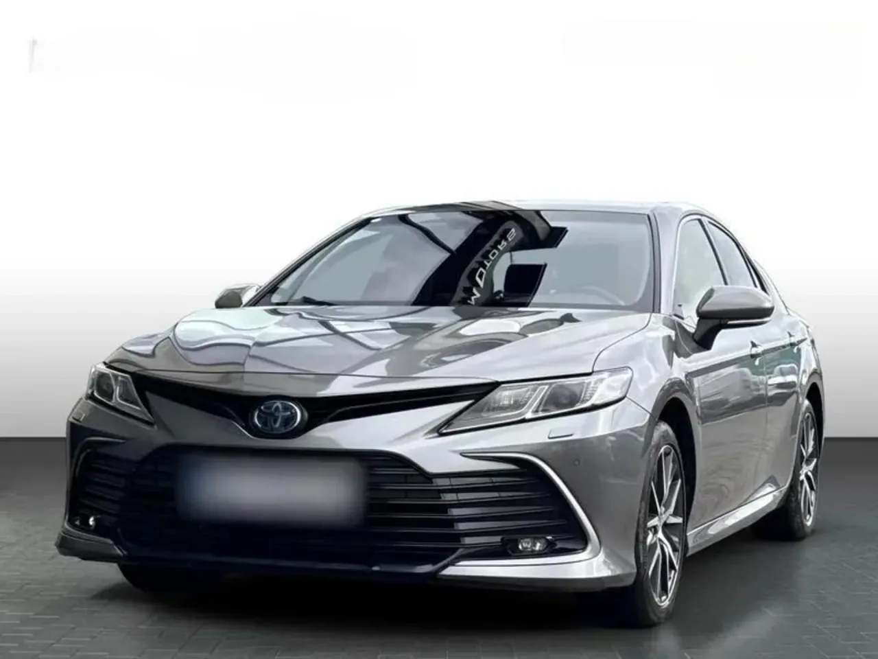 Toyota Camry 2.5 Hybrid Prestige CVT 2023 - used car for lease