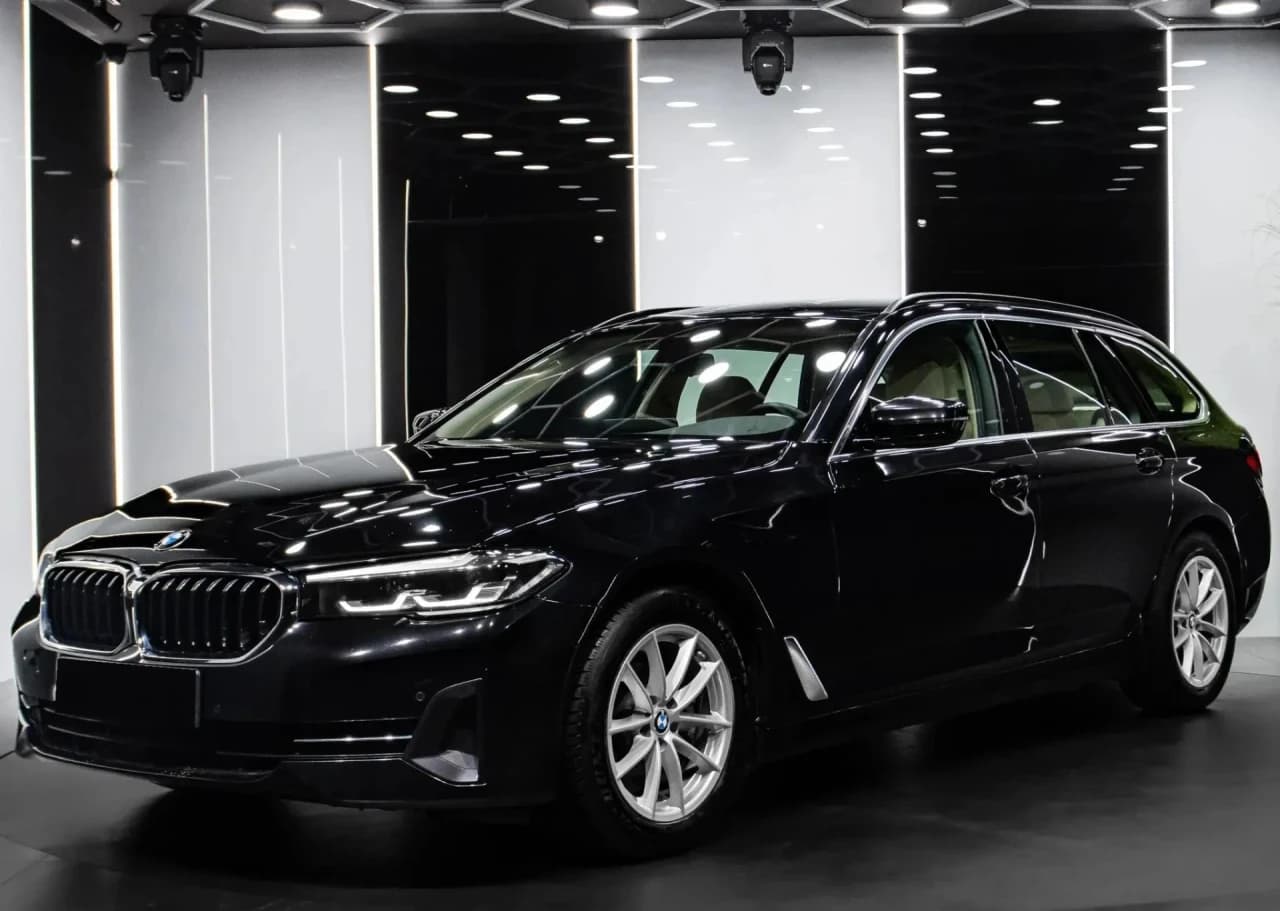 BMW Seria 5 520d mHEV Luxury Line aut 2022 - gebrauchtes Leasingfahrzeug