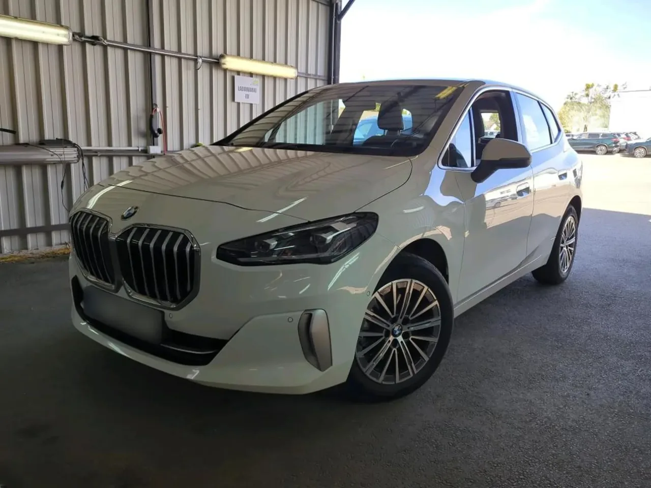 BMW Seria 2 220i mHEV aut 2023 - używany samochód w leasingu