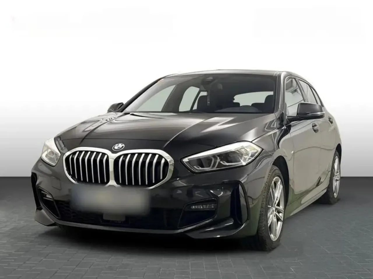 BMW Seria 1 118i M Sport aut 2023 - używany samochód w leasingu