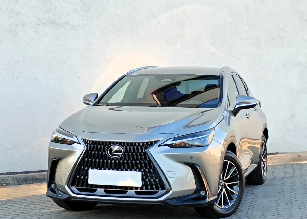 Lexus NX 450h+ Prestige AWD 2022 - gebrauchtes Leasingfahrzeug