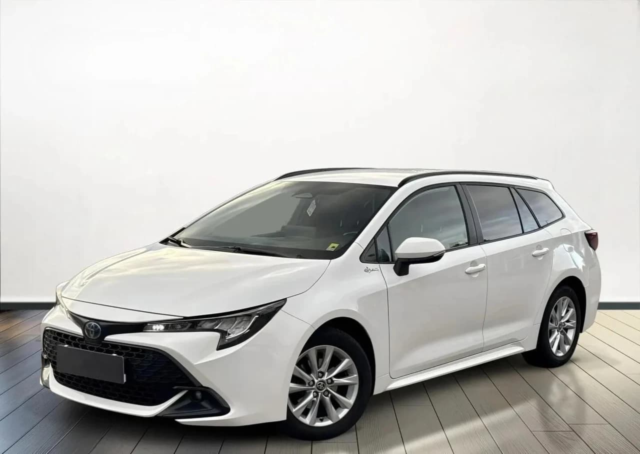Toyota Corolla 1.8 Hybrid Comfort 2023 - używany samochód w leasingu