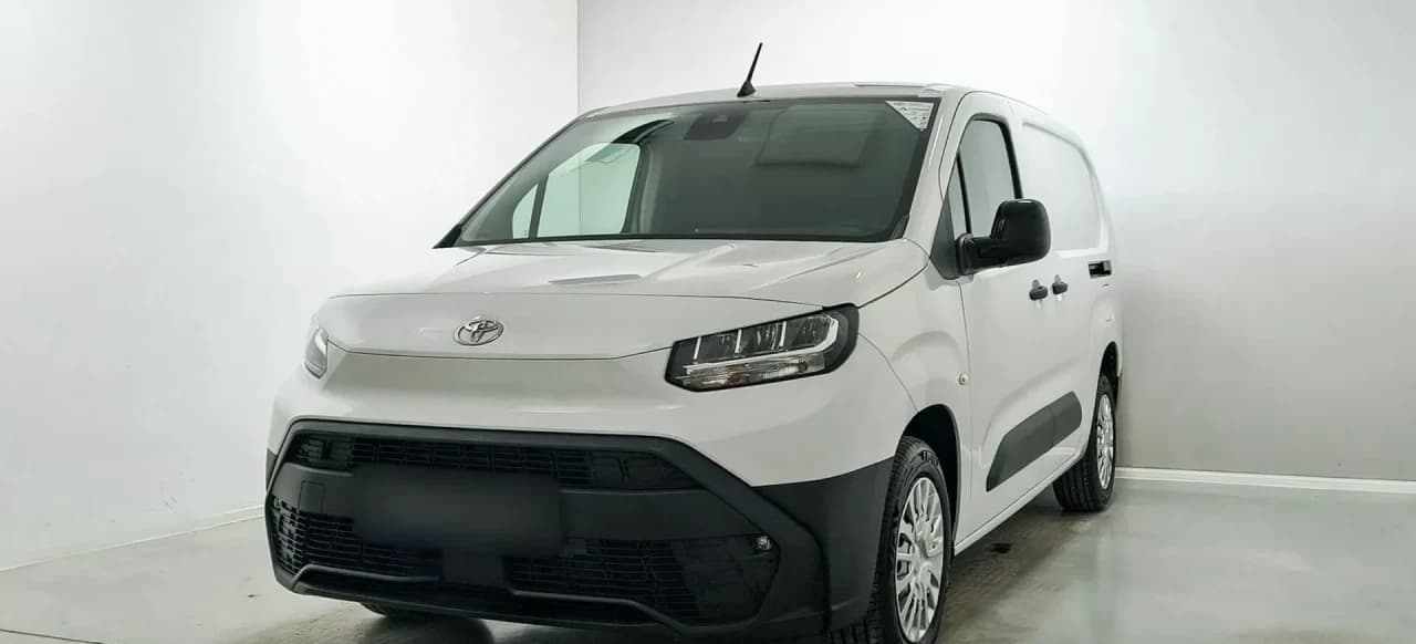 Toyota Proace City 1.5 D-4D Long 2,4t Active Aut. 2025 - gebrauchtes Leasingfahrzeug