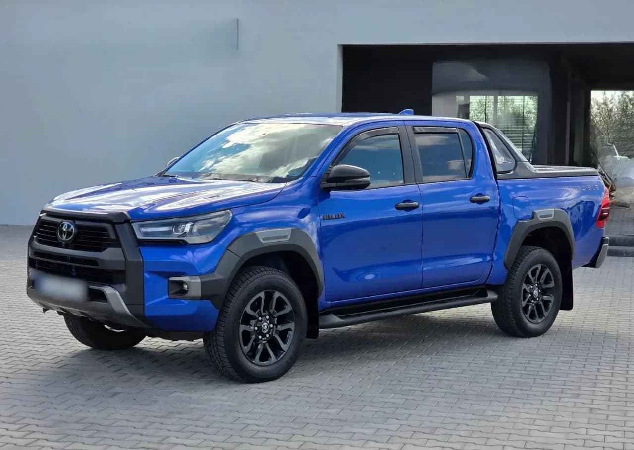 Toyota Hilux 2.8 D-4D Double Cab Invincible 4x4 aut 2023 - used car for lease