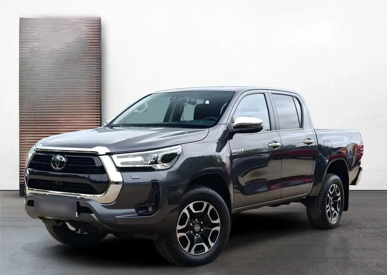 Toyota Hilux 2.8 D-4D mHEV Double Cab Executive 4x4 aut 2024 - używany samochód w leasingu