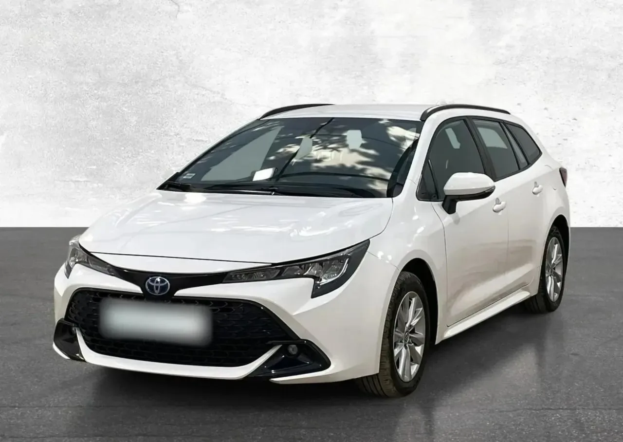 Toyota Corolla 1.8 Hybrid Comfort 2023 - używany samochód w leasingu