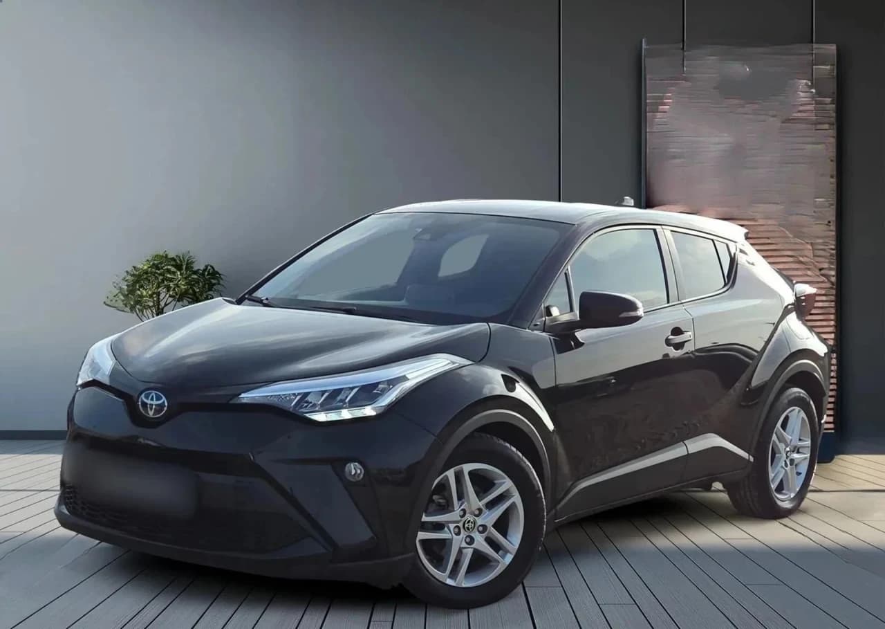 Toyota C-HR 1.8 Hybrid GPF Comfort 2023 - używany samochód w leasingu