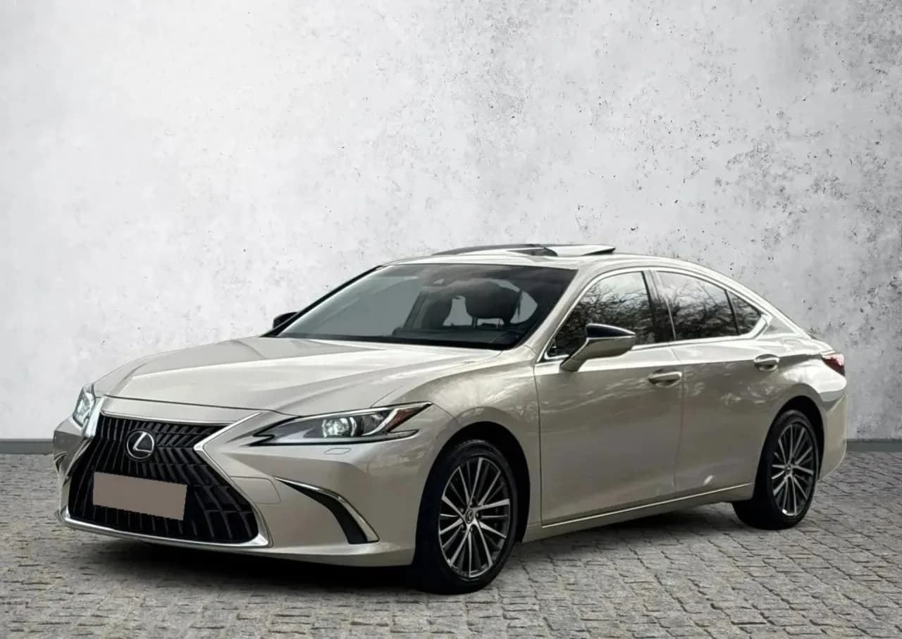 Lexus ES 300h Business Edition 2023 - gebrauchtes Leasingfahrzeug