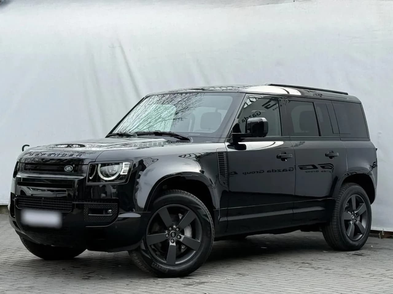 Land Rover Defender 90 3.0 D300 mHEV X-Dynamic HSE 2025 - used car for lease
