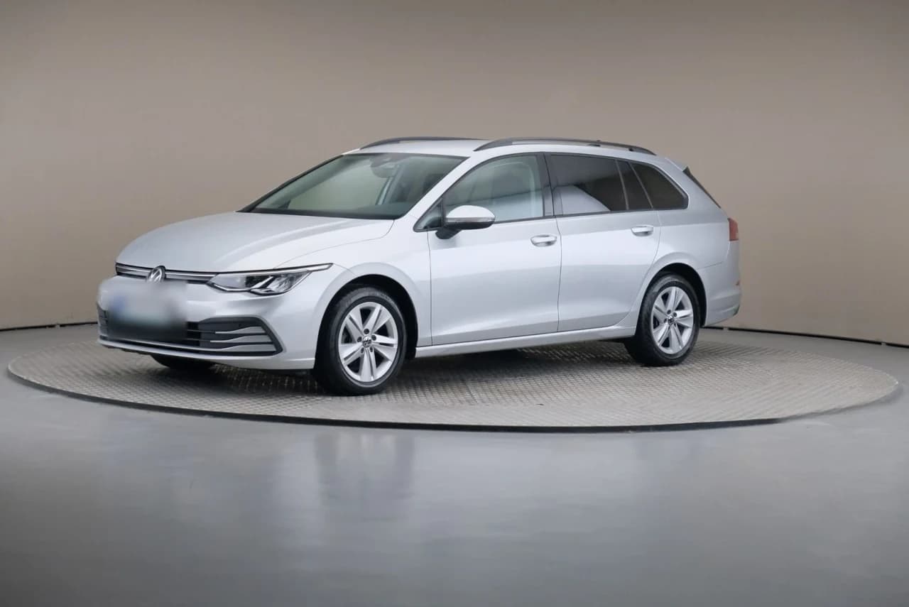 Volkswagen Golf VIII 1.5 eTSI EVO Life DSG 2023 - używany samochód w leasingu