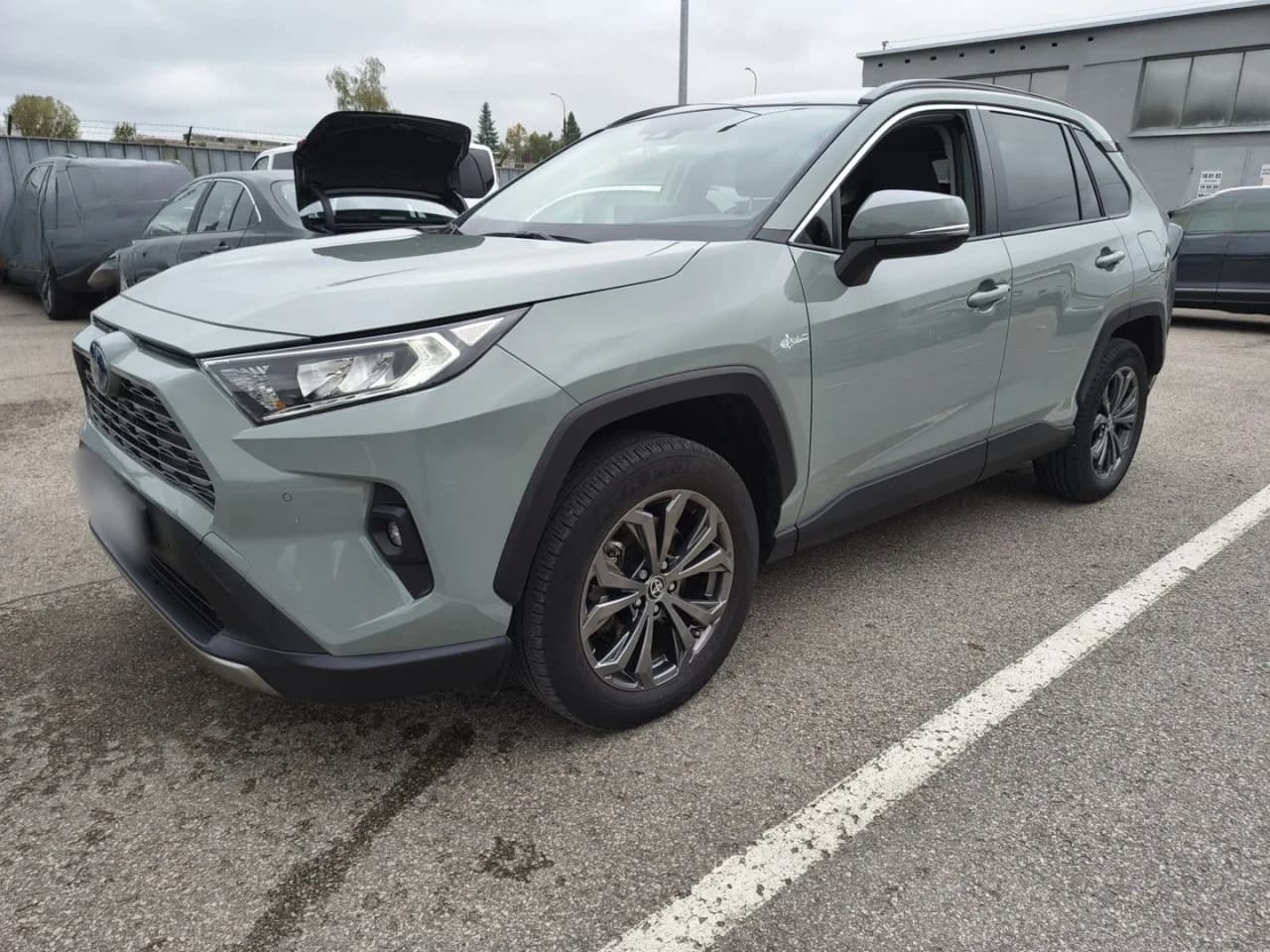 Toyota RAV4 2.5 Hybrid Comfort 4x2 2023 - używany samochód w leasingu