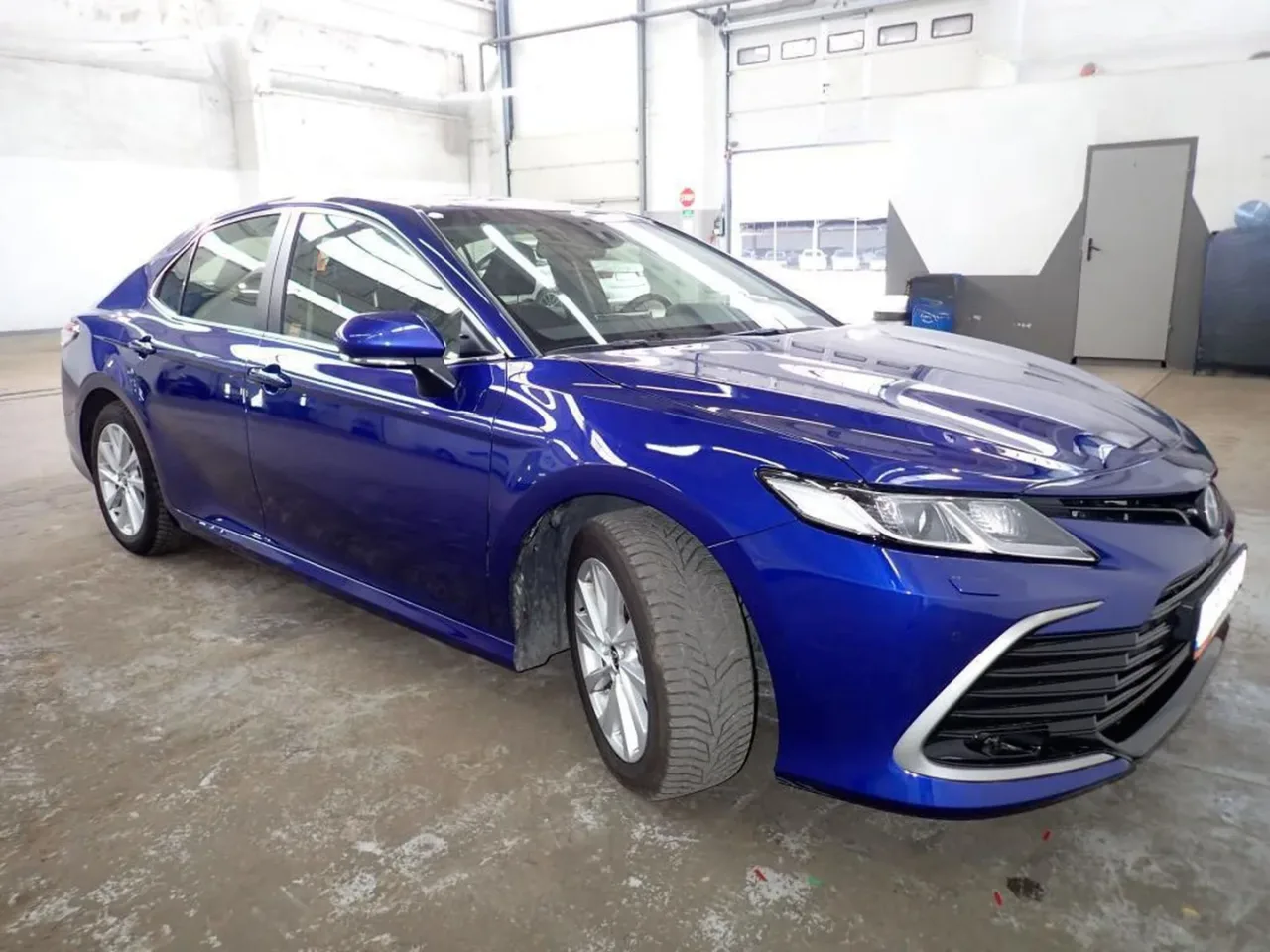 Toyota Camry 2.5 Hybrid Comfort CVT 2023 - używany samochód w leasingu