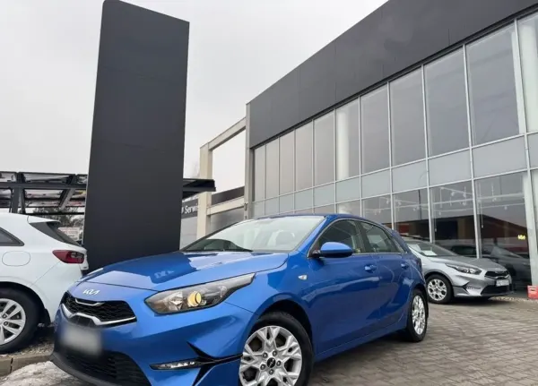 Kia Ceed 1.5 T-GDI M DCT 2023 - używany samochód w leasingu