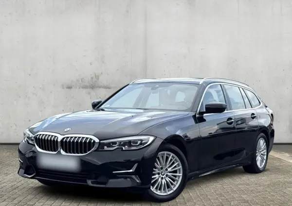 BMW Seria 3 318i Luxury Line aut