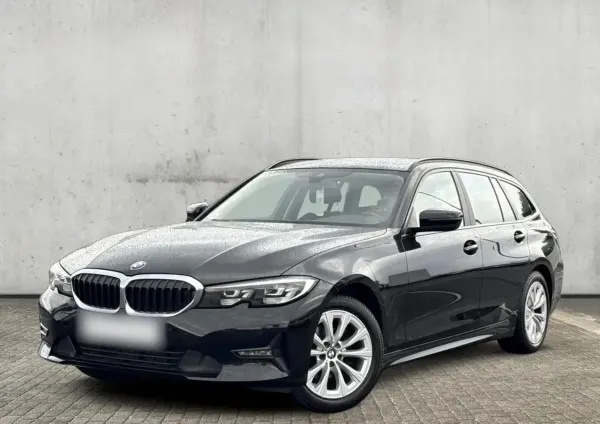 BMW Seria 3 318i Advantage aut