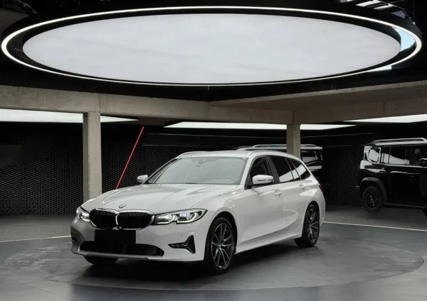 BMW Seria 3 320i Advantage aut