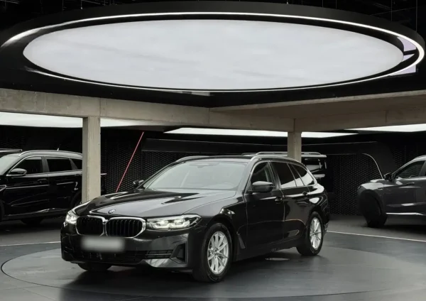 BMW Seria 5 520i mHEV aut