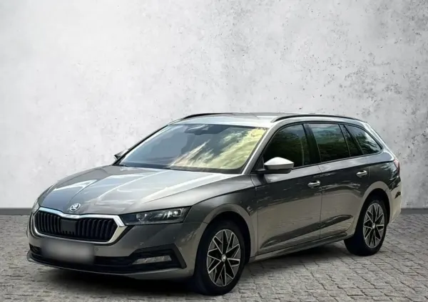 Skoda Octavia 2.0 TDI Ambition DSG 2023 - używany samochód w leasingu
