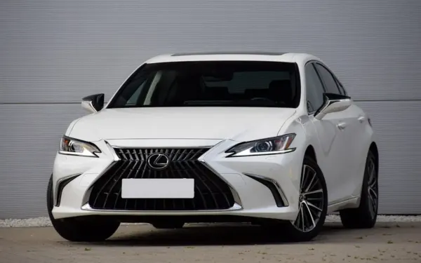 Lexus ES 300h Business Edition 2024 - used car for lease