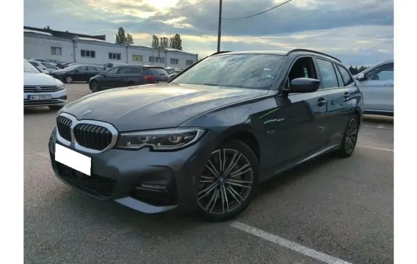 BMW Seria 3 330e aut 2022 - używany samochód w leasingu