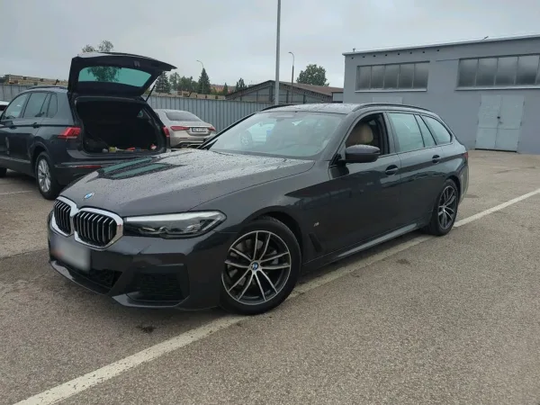 BMW Seria 5 520i mHEV M Sport sport-aut 2023 - używany samochód w leasingu