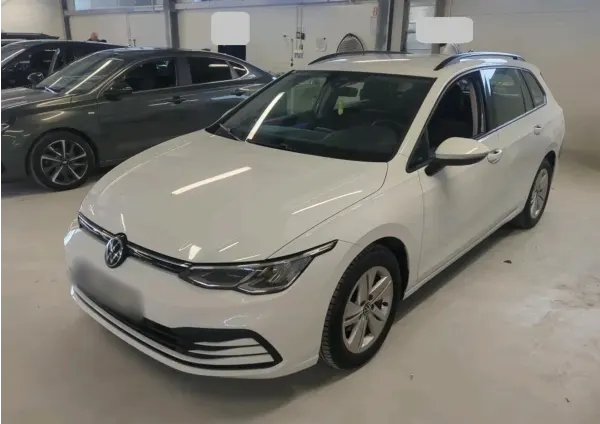 Volkswagen Golf VIII 1.5 TSI EVO Life 2023 - używany samochód w leasingu