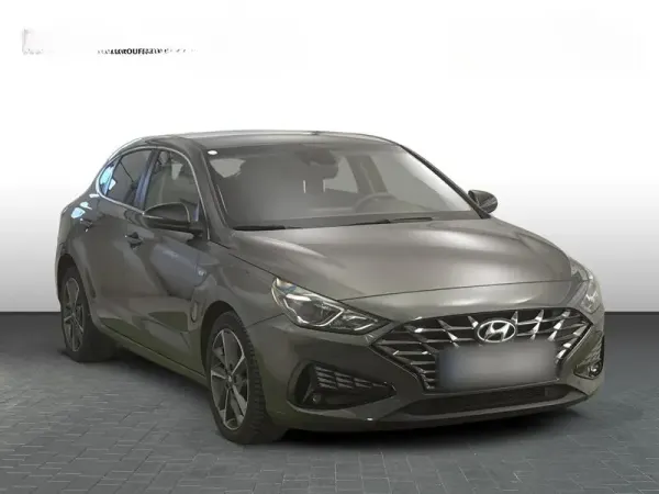 Hyundai i30 Fastback 1.5 T-GDI 48V Smart DCT 2023 - używany samochód w leasingu