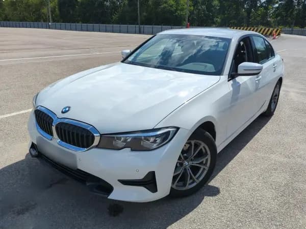 BMW Seria 3 320i aut 2022 - używany samochód w leasingu