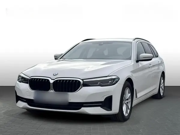 BMW Seria 5 520d xDrive mHEV aut 2022 - używany samochód w leasingu