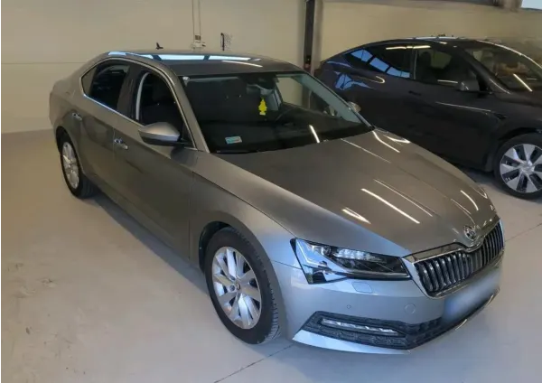 Skoda Superb 1.5 TSI Ambition 2021 - używany samochód w leasingu