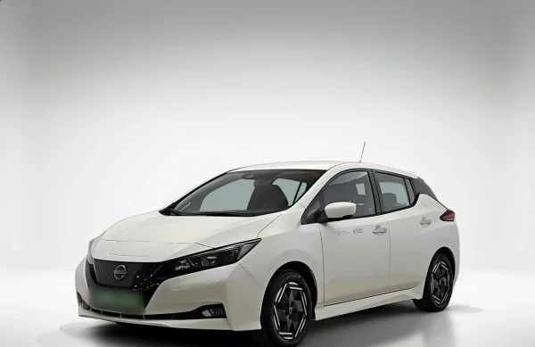 Nissan Leaf 40kWh Acenta 2023 - używany samochód w leasingu