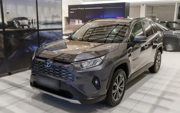 Toyota RAV4 2.5 Hybrid Comfort 4x4 2022 - używany samochód w leasingu